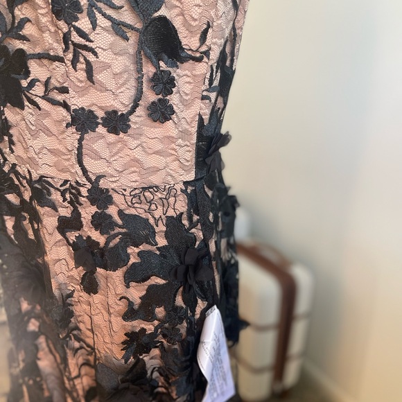 New Dress The Population Sidney Maxi Dress SZ L Black Nude Floral Lace Appliqué - Picture 9 of 10